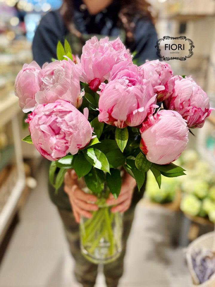 Sarah Bernhardt Pink Peony Bouquet in a VASE