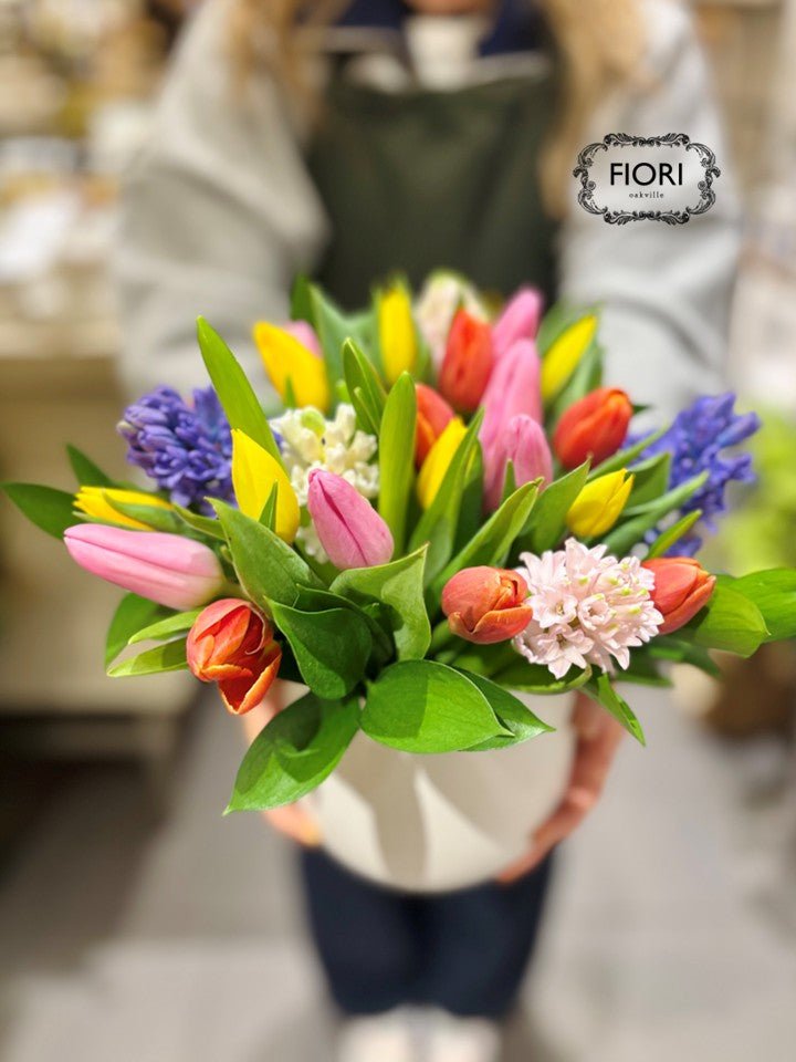 Primavera in White Pottery