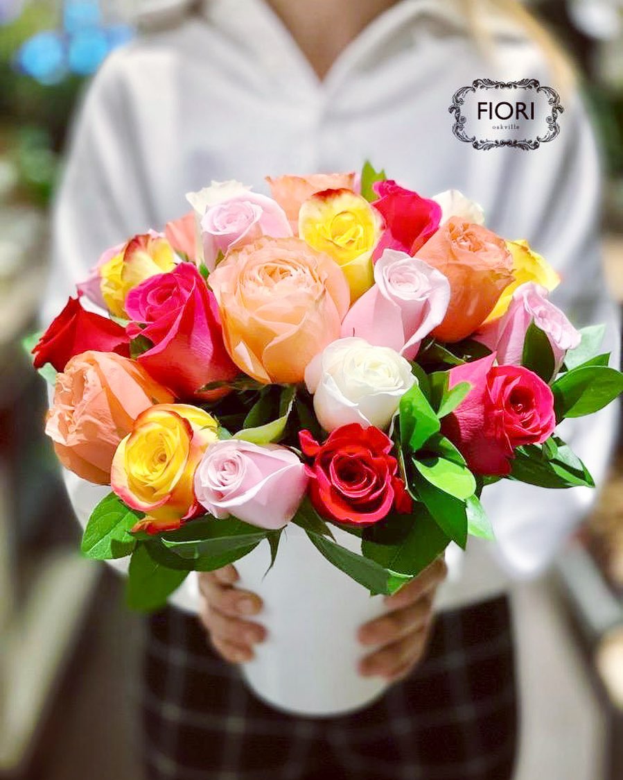 FIORI Oakville florist. Order roses online send delivery Oakville, Burlington, Mississauga, Milton, Hamilton, Toronto