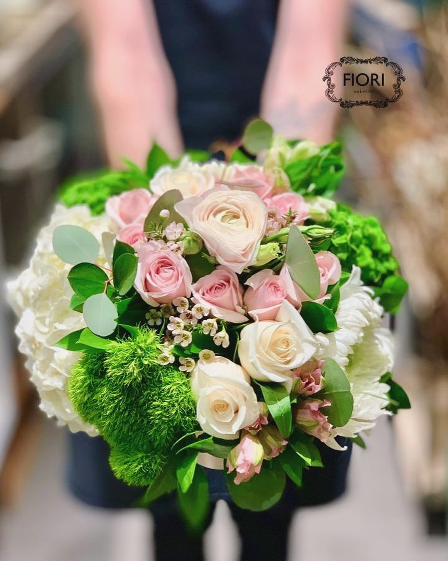 FIORI Oakville Florist - Shop flowers online delivery Burlington, Mississauga, Milton, Toronto