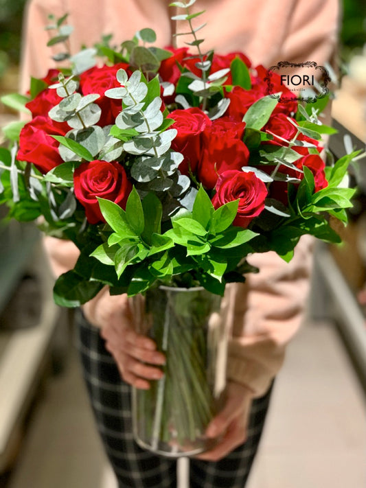 Send Valentines Day Red Roses Flowers - Order online Toronto Oakville Burlington Mississauga delivery. Best Florist flower shop near