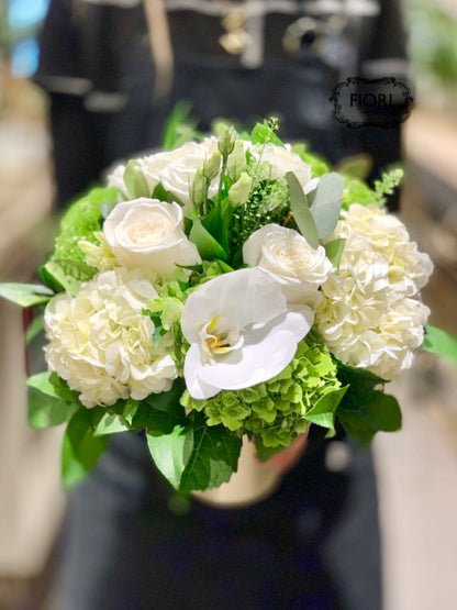 Valentine's Day White Beyond the Gloss - Signature size