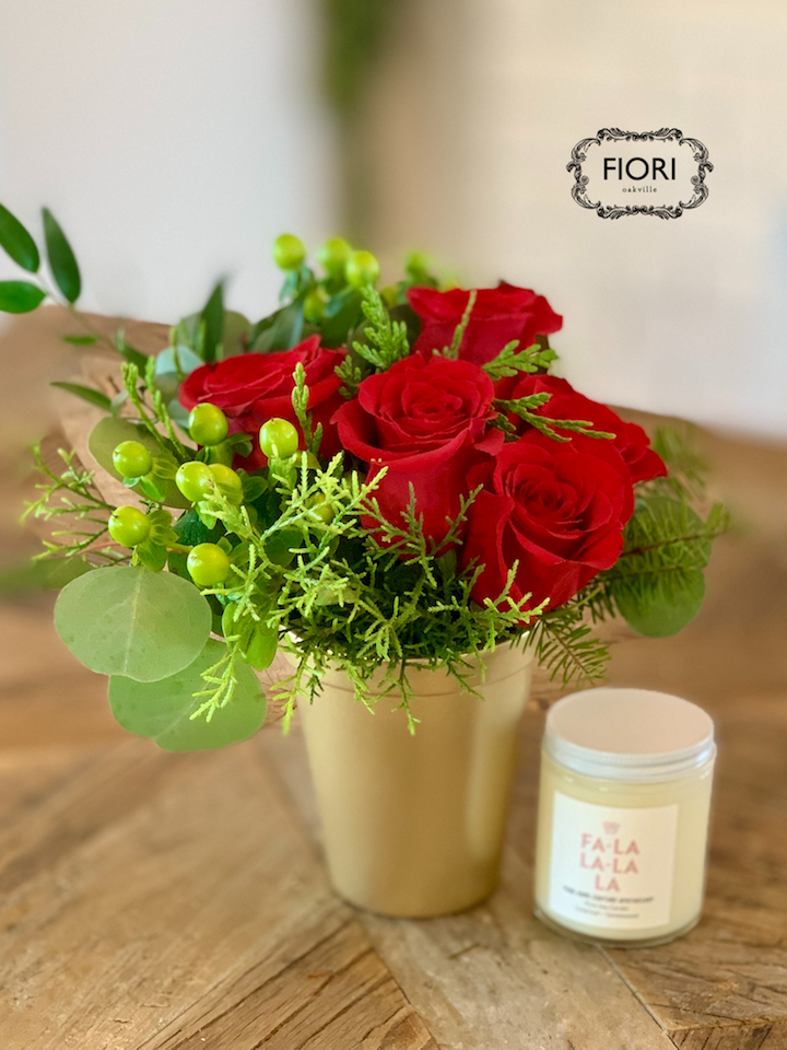 Order Christmas flowers centrepieces online. Send Delivery Oakville Florist. Flower store. Burlington Milton Mississauga Toronto Hamilton