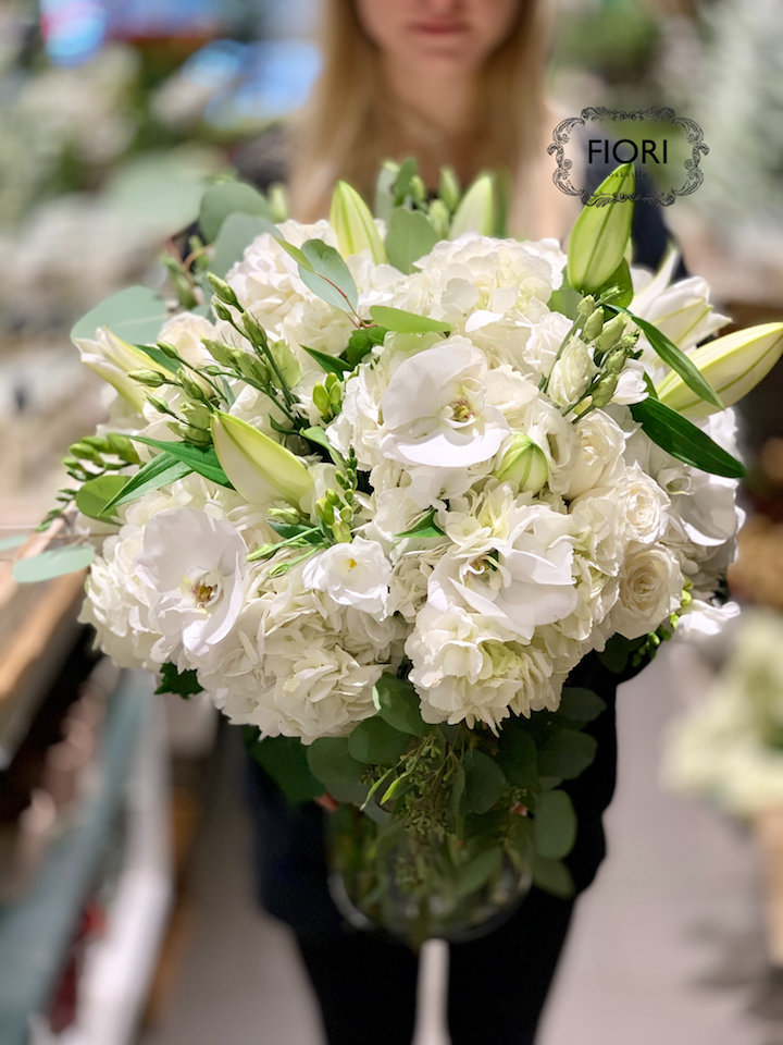 Send Extra Large White flower arrangement online order. Wedding, Condolences, Sympathy. Best Florist near me. Delivery Oakville, Burlington, Milssissauga, Milton, Hamilton