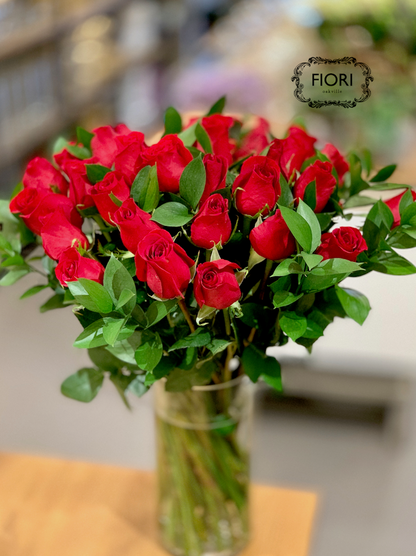 Order Valentines flowers luxury roses online Oakville Toronto Burlington Hamilton delivery. Best florist in Oakville