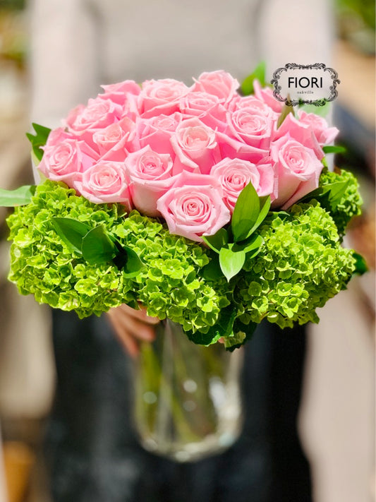 Valentine's Day Roses online delivery Oakville, Burlington, Mississauga, Milton, Hamilton, Toronto, florist. Send flowers online